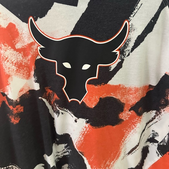 Under Armour Abstract Black, White, and Orange Top. - Picture 7 of 10